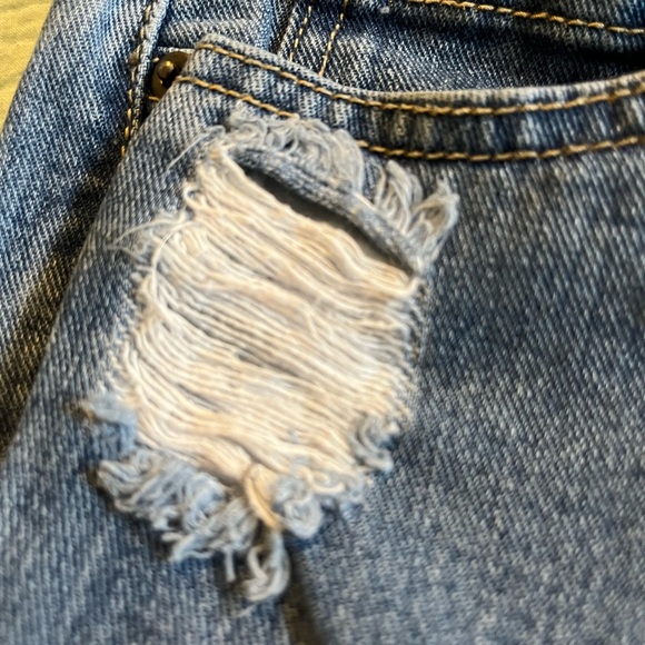 Forever 21 Distressing/Frayed Jeans Cut Out Fishnet Patches Straight Leg Size - Picture 9 of 9